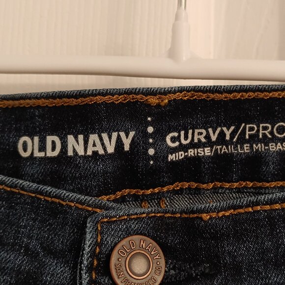 Curvy Jeans 2 - Picture 5 of 9